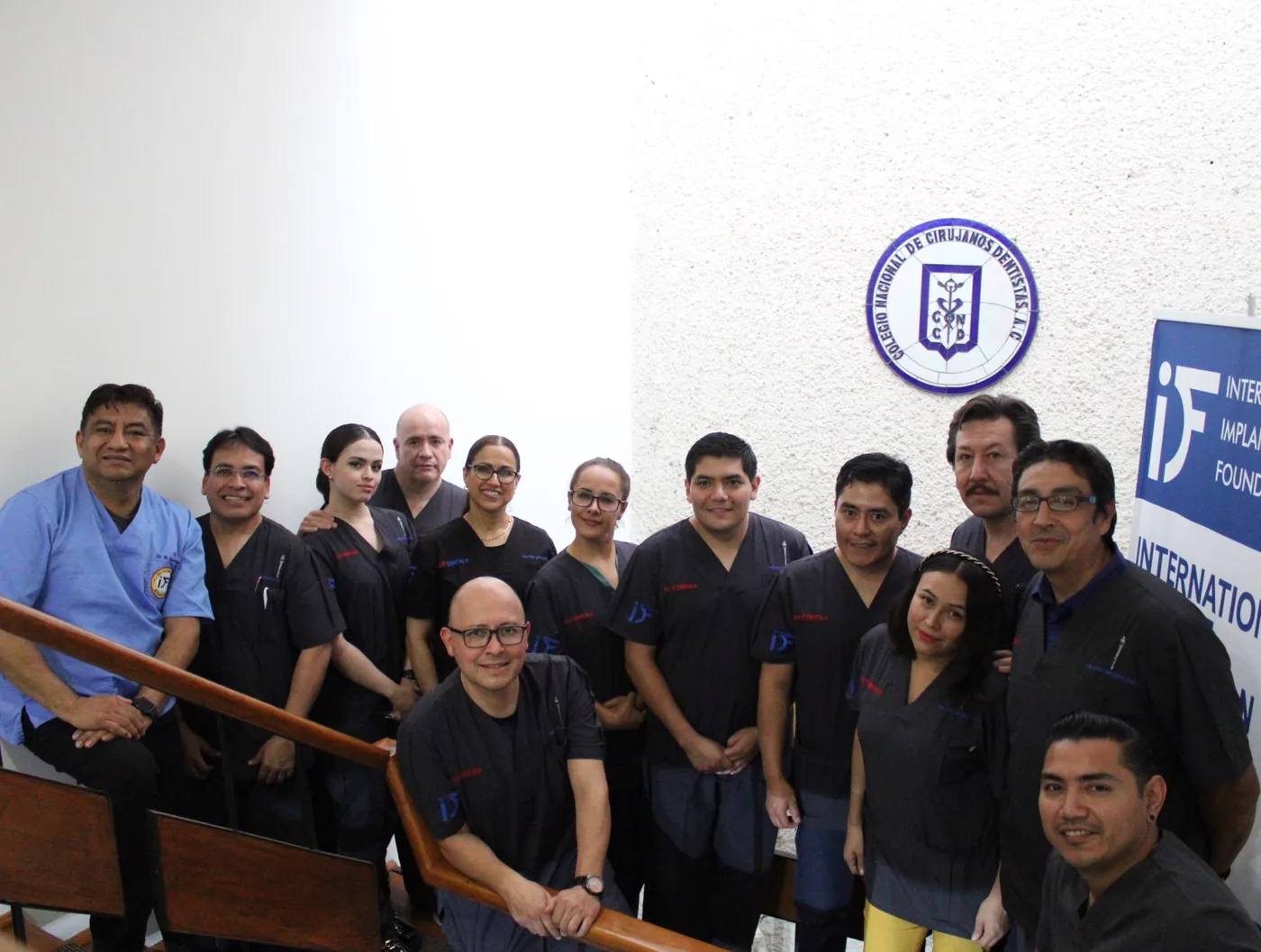 Participantes de una sesión práctica en la sede académica